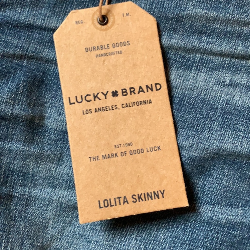 Women’s Skinny Jeans - Picture 6 of 7